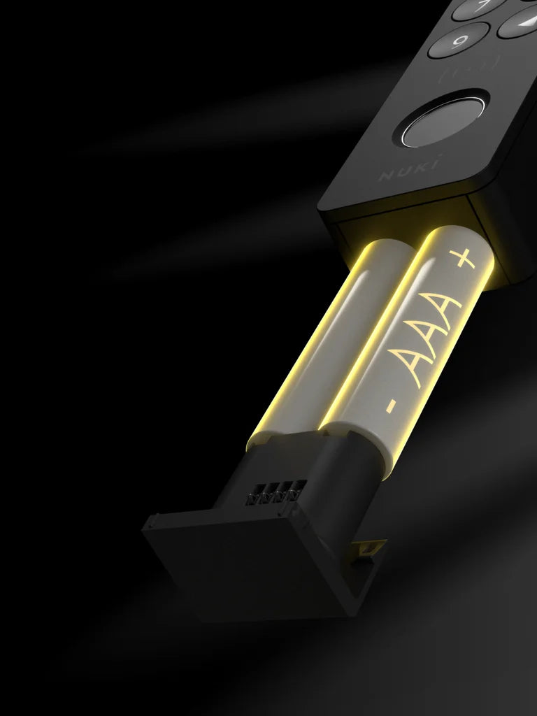 Nuki Smart Lock how to exchange the AAA batteries.  
